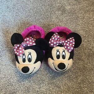 Minnie Mouse toddler Slippers - size 5/6